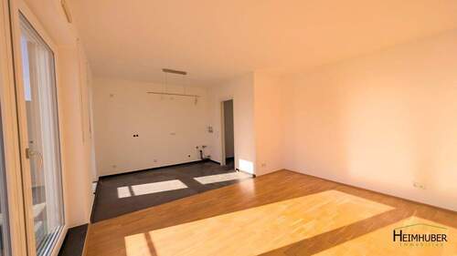 Wohnzimmer - 3 Zimmer Etagenwohnung in München