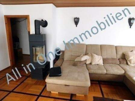 Wohnzimmer - 6 Zimmer Einfamilienhaus in Waghäusel