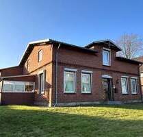 Einfamilienhaus mit ehemaligen Stallungen und Hallenflächen - Sanierungsbedarf vorhanden - Hennstedt