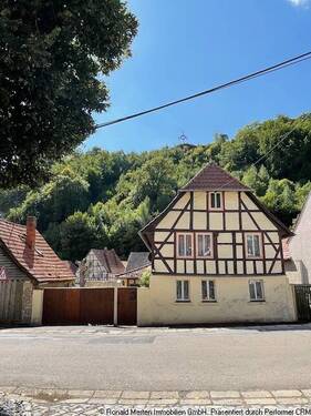 Straßenansicht - 7 Zimmer Einfamilienhaus zum Kaufen in Südharz- Questenberg
