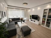 Wohnzimmer - Bezugsfreie 3-Zimmer-Wohnung mit SW-Balkon & Stellplatz in Krefeld-Fischeln