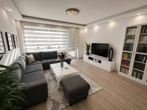 Wohnzimmer - Bezugsfreie 3-Zimmer-Wohnung mit SW-Balkon & Stellplatz in Krefeld-Fischeln