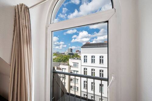 Ausblick Wohnzimmer Richtung Kurfürstendamm - Etagenwohnung mit 81,00 m&sup2; in Berlin zum Kaufen