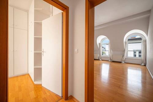 Sichtachse zwischen Schlafzimmer und Wohnzimmer - 