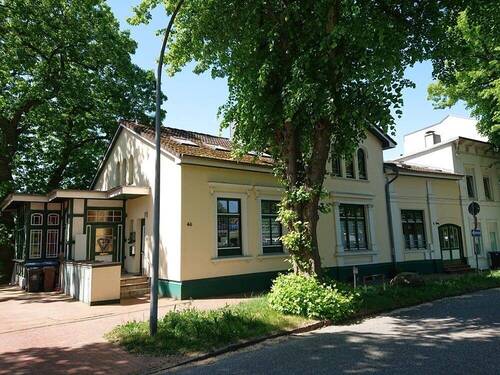 Gesamtansicht Straßenseite - 2 Zimmer Etagenwohnung in Itzehoe