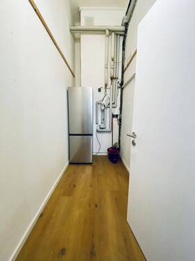 Abstellraum mit Waschmaschinenanschluss - 