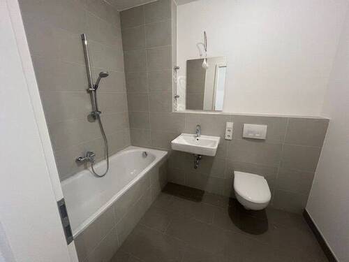 Modernes Badezimmer - 