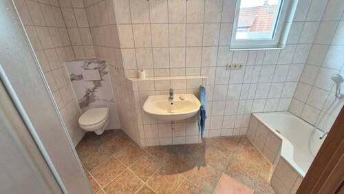 Badezimmer - 4 Zimmer Etagenwohnung in Münnerstadt