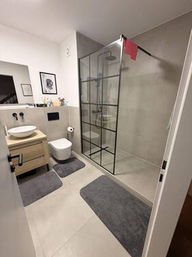 Badezimmer 1.OG - 7 Zimmer Reihenmittelhaus zum Kaufen in München