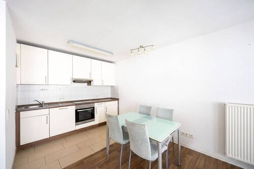 Küche - 2 Zimmer Etagenwohnung zur Miete in Ludwigsburg