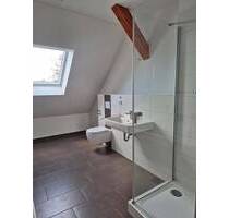 Sanierte 3-Raum- Dachgeschoss- Wohnung mit Wanne und Dusche - Hartha