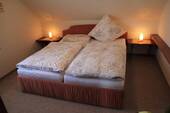 Schlafzimmer 1, Doppelbett - 