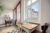 Gemütlicher Essbereich bei der Küchenzeile - 1 Zimmer Etagenwohnung in Berlin