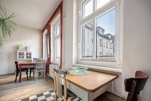 Gemütlicher Essbereich bei der Küchenzeile - 1 Zimmer Etagenwohnung in Berlin