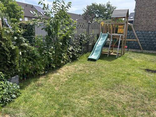 Südgarten mit Spielplatz 1 - 