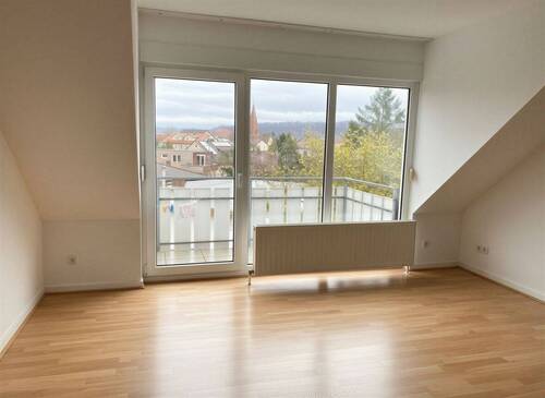 Wohn- Esszimmer - (KI generiert) - 3 Zimmer Etagenwohnung zur Miete in Dörfles-Esbach