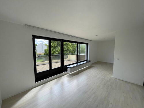 Bild 1 - 3-ZIMMER-WOHNUNG IN TOP ZUSTAND MIT SÜD-DACHTERRASSE PROVISIONSFREI!