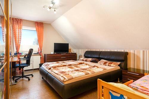 Schlafzinmmer 1 oben - 