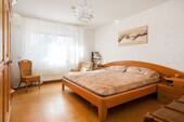 Schlafzimmer im Erdgeschoss - 