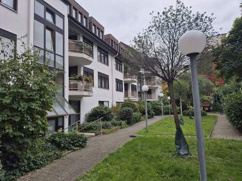 Innenhof_1 - Exklusive, frisch renovierte 3-Zimmer-Wohnung mit 104 m² im Herzen von Karlsruhe