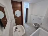 Badewanne_und_Dusche_1 - 