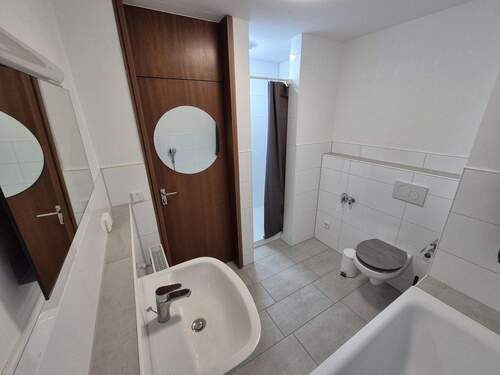 Badewanne_und_Dusche_1 - 