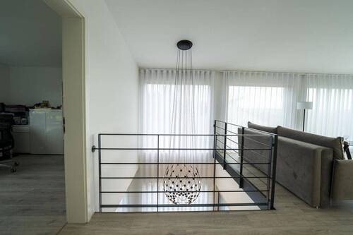 Galerie + Eingang Gast/Büro 2 - 