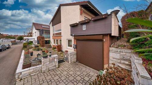 Aussenansichten - 5 Zimmer Einfamilienhaus zum Kaufen in Ludwigsburg / Neckarweihingen