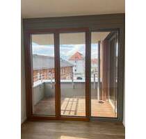TOLLE 4-Zimmer-Wohnung mit 2 Bädern und West-Loggia - Bamberg