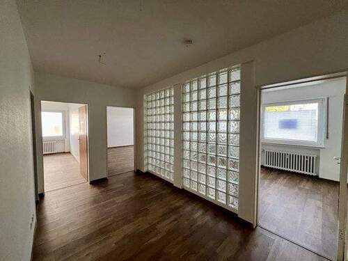 Wohnungsflur - 3 Zimmer Etagenwohnung zum Kaufen in Bad Pyrmont