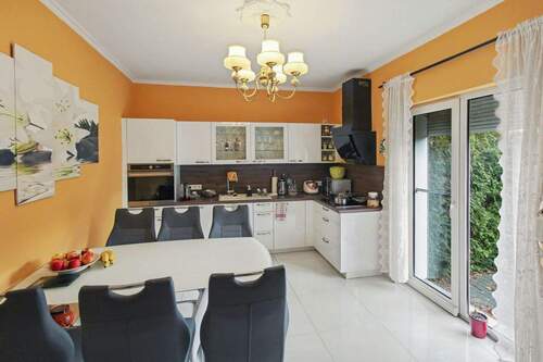 11. EBK mit Zugang Terrasse HH - 