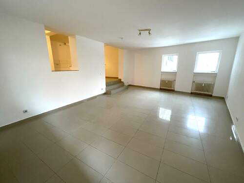 Wohnzimmer - 3 Zimmer Etagenwohnung zur Miete in Nürnberg