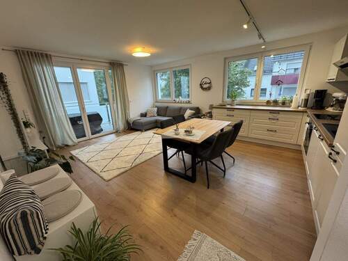 Wohn, Küchen- und Essbereich - 