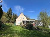 Außenansicht - Freistehendes Einfamilienhaus in ruhiger idyllischer Ortsrandlage