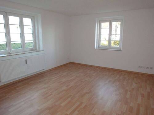 Wohnzimmer - 3 Zimmer Etagenwohnung zur Miete in Chemnitz