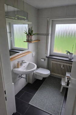 Bad mit Wanne - 