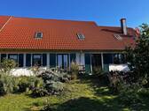 Haupthaus Rückseite mit Garten - 