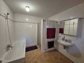 Haupthaus: EG - Bad mit Wanne und Dusche - 