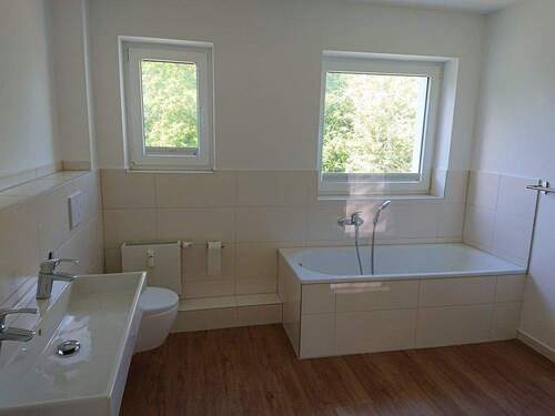 WE 1. OG: Vollbad, Bild 1 - 