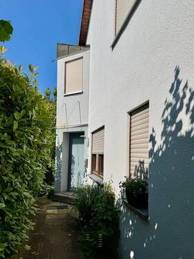 Hauseingang - 5 Zimmer Doppelhaushälfte in Obersulm
