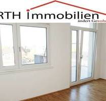 Renovierte 2 Zimmer Wohnung mit Balkon, Fernblick und Fußbodenheizung - Düsseldorf Flingern Nord