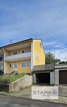 Außenansicht mit Garage.jpg - 4 Zimmer Einfamilienhaus zum Kaufen in Weikersheim