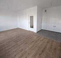 Erstbezug nach Sanierung - 2-Zimmer-Wohnung mit Balkon - Halle (Saale) Silberhöhe