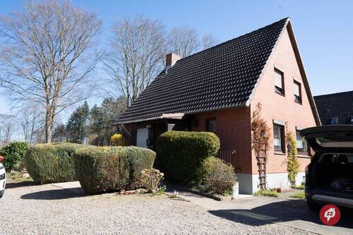 Außen - Für Handwerker - kleines Haus in traumhafter Lage nahe dem Selenter See