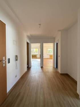 Haus 1 UG rechts Flur - 