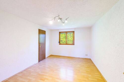 Schlafzimmer - 3 Zimmer Etagenwohnung zum Kaufen in Backnang