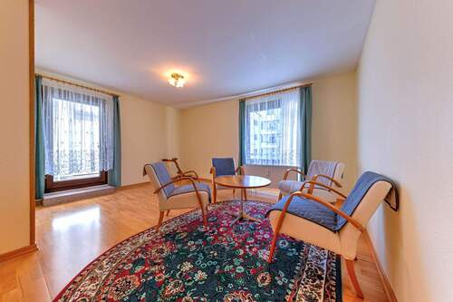 Wohnzimmer - 2 Zimmer Etagenwohnung in Böblingen