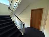 gepflegtes Treppenhaus - 4 Zimmer Etagenwohnung zum Kaufen in Rostock / Lichtenhagen