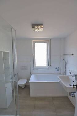 Dusch-, und Wannenbad NEU - 