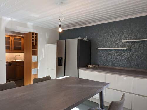 Essbereich mit Küche - 8 Zimmer Etagenwohnung zum Kaufen in Irsch